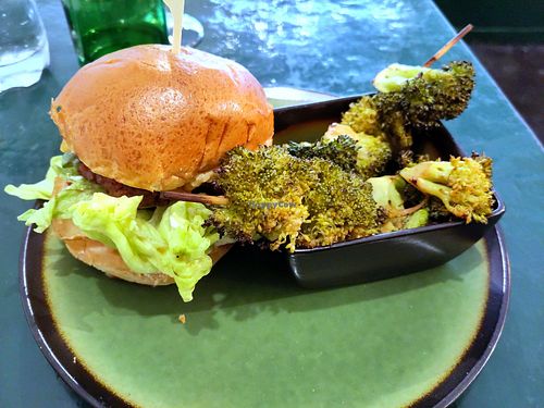 Better burger at B.Better in Paris