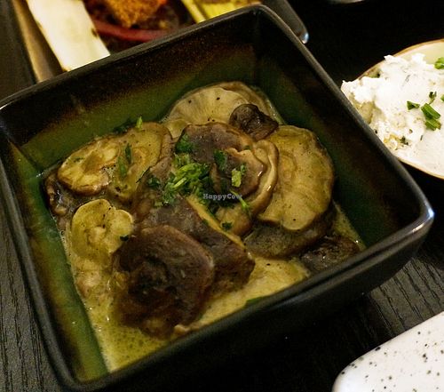 Shiitakes flambées with whisky at B.Better in Paris