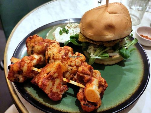 Better burger at B.Better in Paris