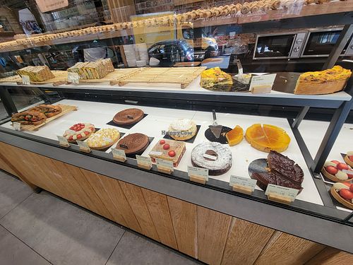 Full sized pastries at Land & Monkeys - Turenne in Paris