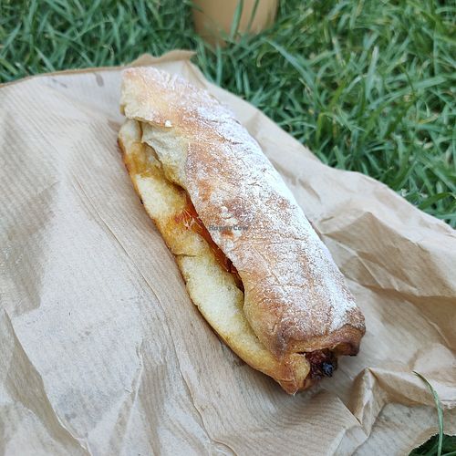 Tomato focaccia roll: a bit too dry and plain at Land & Monkeys - Turenne in Paris