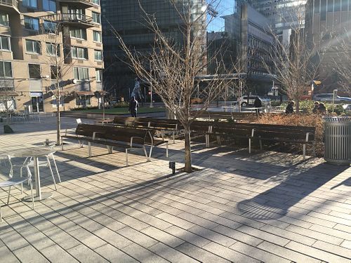 Pleasant park next door for outdoor eating at sweetgreen in New York City