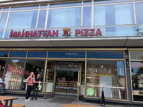 Front of store  at Manhattan Slice Pizza in Berlin