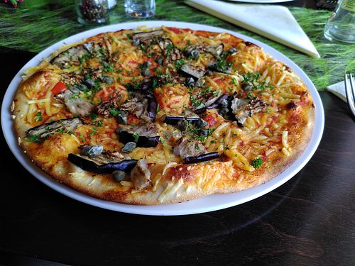 Pizza Melanzana (vegan) at Pizzahaus Rustica in Saarburg