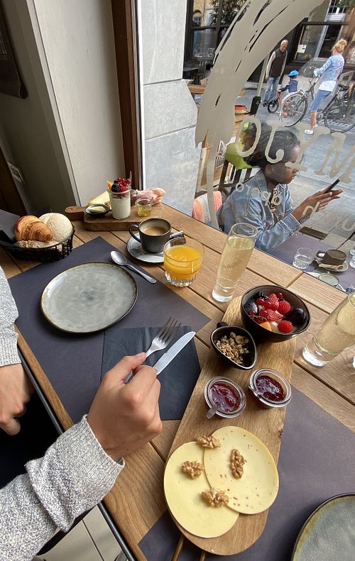 Super lekker, lokaal en vers ontbijt! Vegan options available!  at Kaza Myjo in Nieuwpoort