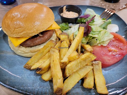 Beyond burger at Cachivache in Rascafria
