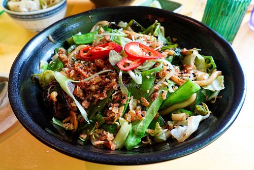 Shanghai fried noodles at Veganees in Amsterdam