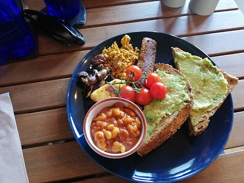 Breakfast at The Green HeART Cafe in Newquay