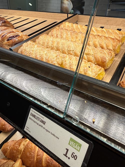 vegan vanilla cream danish  at backWERK - Neusser Straße in Krefeld