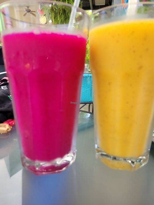 Fruit smoothies at Gaia Bowls in Jaco