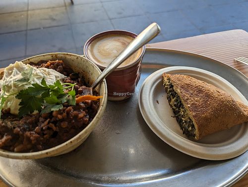 Chili, coffee, spanakopita at Chantal Organics - Restaurant in Napier