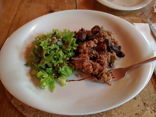 Economic meal special - vegan adaptation of local stew-like dish with salad at Cor de Tangerina in Guimaraes