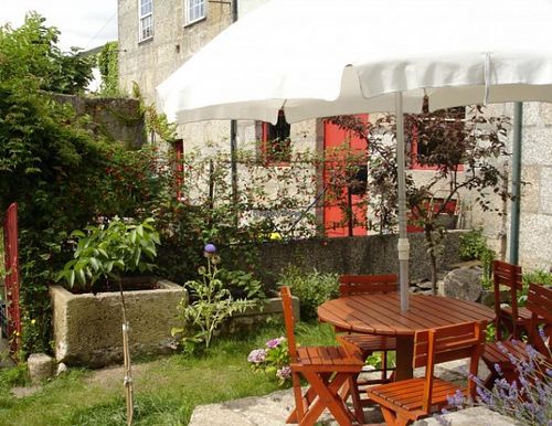 Garden at Cor de Tangerina in Guimaraes