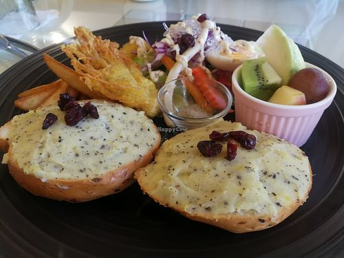 bagels topped with mash. at Shū Shānghào - 蔬商號 in Hualien