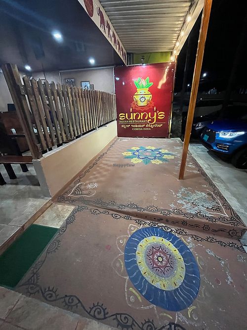 Restaurant entry at Sunny's Indian Restaurant in La Fortuna