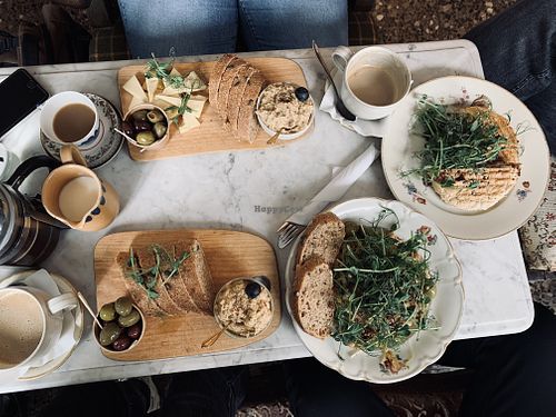 2 vegan food options available (1 of them additionally possible with cheese), Cappuccino with oat milk available  at Den Gamle Koebmandsgaard in Aeroeskoebing