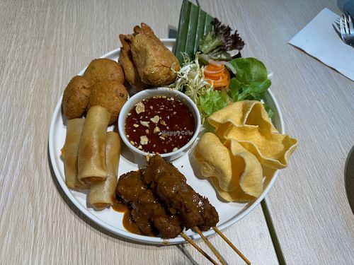Thai appetizer platter at Root Vegan - 本原純素 in Hong Kong Island