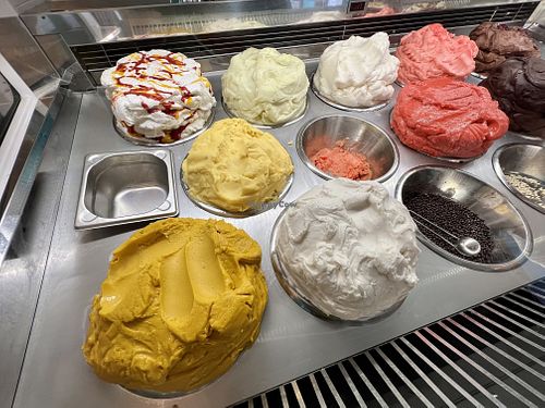 all vegan in this pic 🤩  at Katchi Ice Cream - Hackescher Markt in Berlin