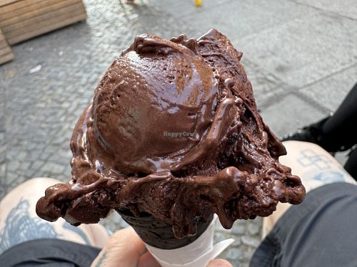 willi wo ka triple chocolate  at Katchi Ice Cream - Hackescher Markt in Berlin
