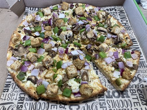Vegan chicken tikka masala pizzaa  at Pizza Twist in Redding