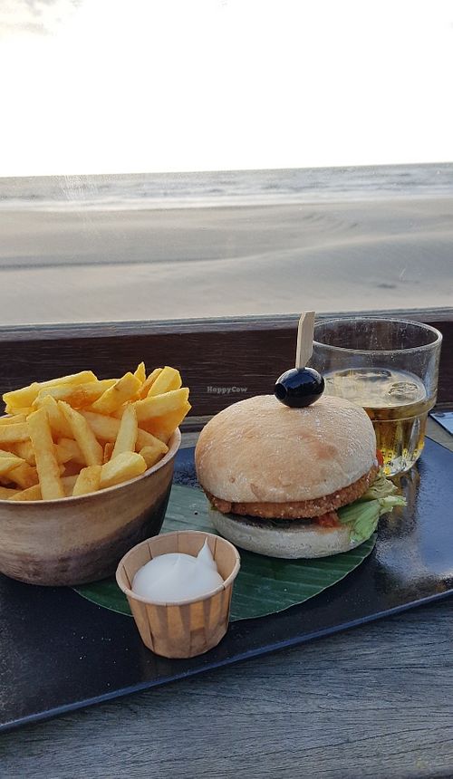 Vegan Burger at Beachclub Fuel in Overveen