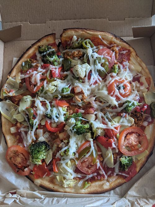 Vegan sausage and gluten free crust at Mod Pizza in Dallas