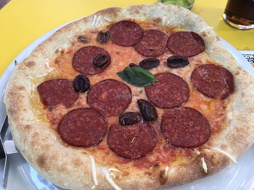 Pizza pepperoni  at Freedom Pizza in Madrid