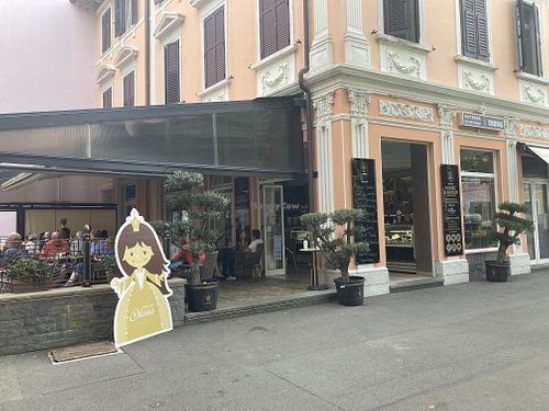 outside  at Slascicarna Diana in Izola