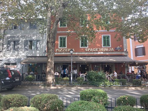 outside  at Gostilnica Pizzeria Gust in Izola
