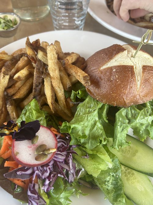 Burger 🍔   at Bistro la Chasse-Pinte in Lanse-saint-jean
