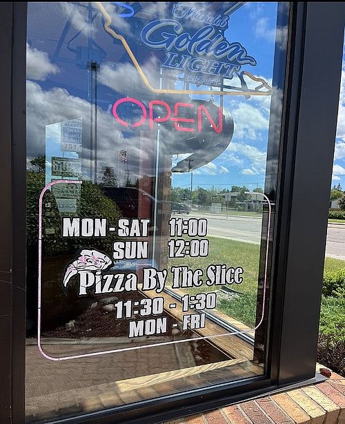 Store hours at Keith's Pizza in Bemidji