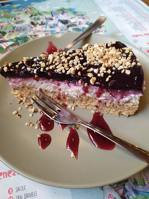 Red fruits vegan cheezecake 🍰   at BOTANICO - Bistrot Al Parco in Pordenone
