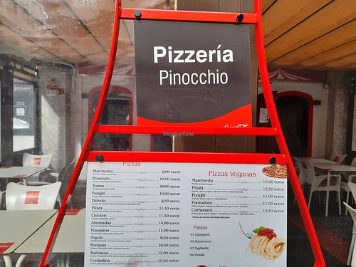 5 choices of pizza + pasta/salad options at Pizzería Pinocchio in Almunecar