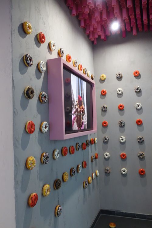 Decoration on the right-hand side at Royal Donuts in Saarbrucken