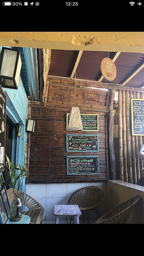 🌸 at Bananas in Mancora