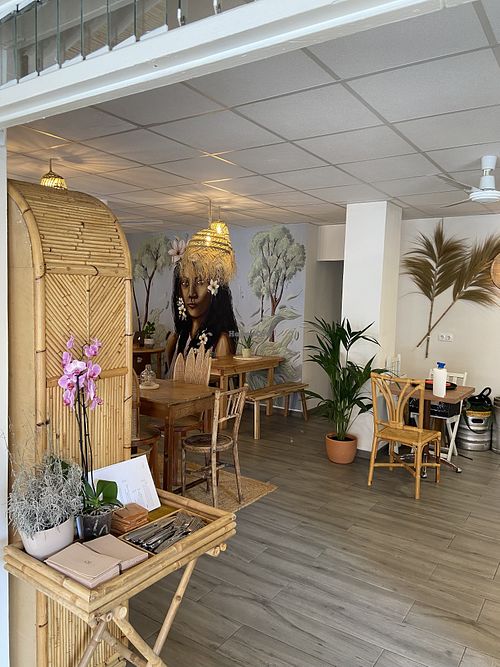 Dinning room at Sama Sama Veggie in Salou