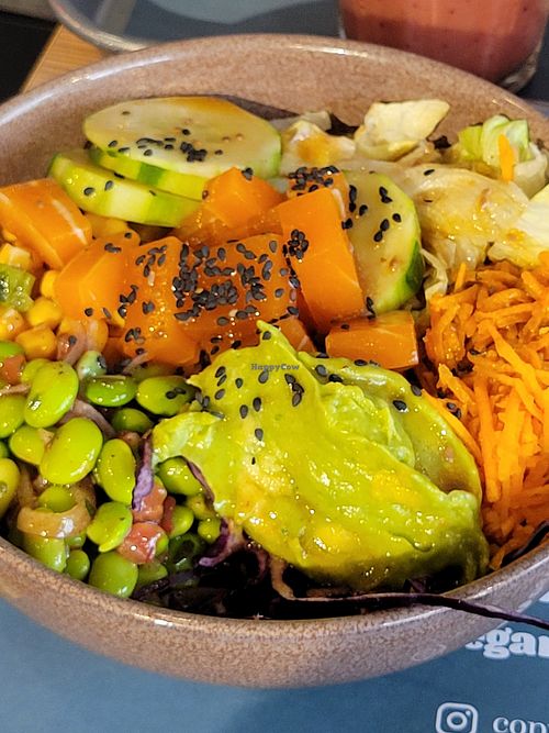 Poke bowl at Copper Branch - Rue de Rennes in Paris