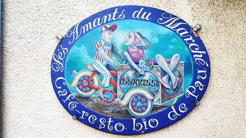 Logo at Les Amants du Marche in Pau