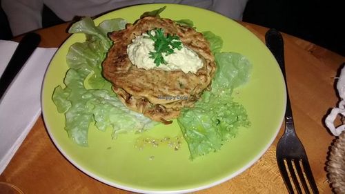 Zucchini and carrot fritters with curry, hummus with lemon and coriander at Les Amants du Marche in Pau