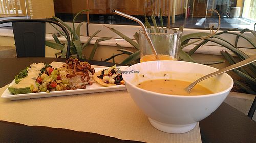 The small menu on a weekday at Demetra in Chalkis