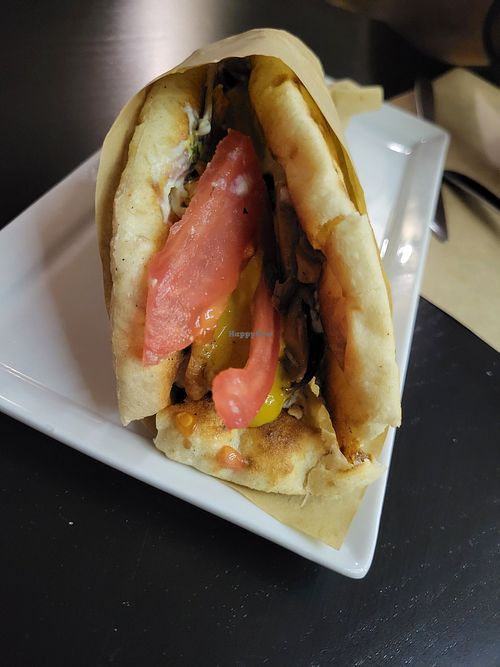 Seitan souvlaki at Demetra in Chalkis