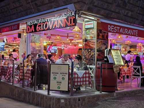 Vegan options advertised in big letters. at Da Giovanni in Tossa De Mar