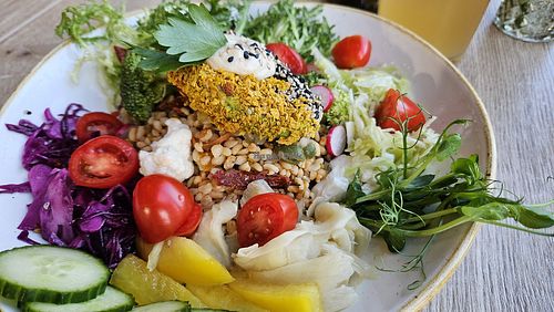 Poke bowl at Torve-Hallen.dk in Soenderborg