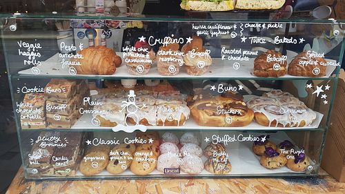 So many vegan options 😋 at Babyfaced Baker in Edinburgh