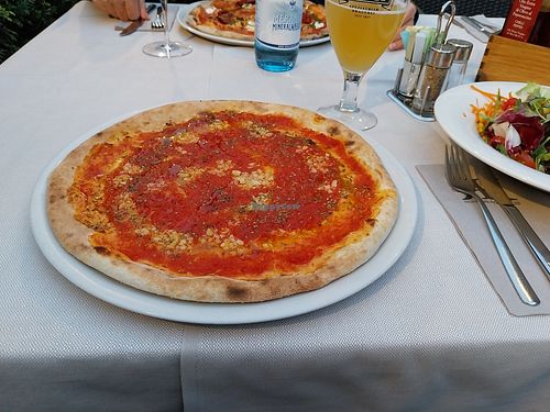 Pizza Marinara at Rottenburger Keller in Caldaro Sulla Strada Del Vino