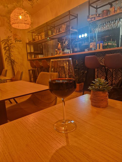 Generous pour of house 🍷 at Bone Free  in Costa Da Caparica