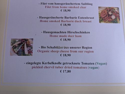 Vegan salad at Café Derbl in Hallstatt