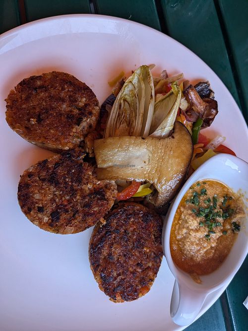 Vegetarian patties with home made hummus at Café Derbl in Hallstatt