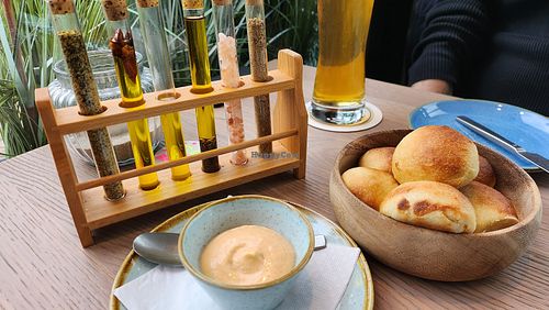 "Starter" versch. Öle und Gewürze, Aioli Brötchen at Strandpieper in Norderney
