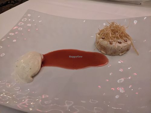 "Court of the Queen Bee" at Elizabeth's in Washington